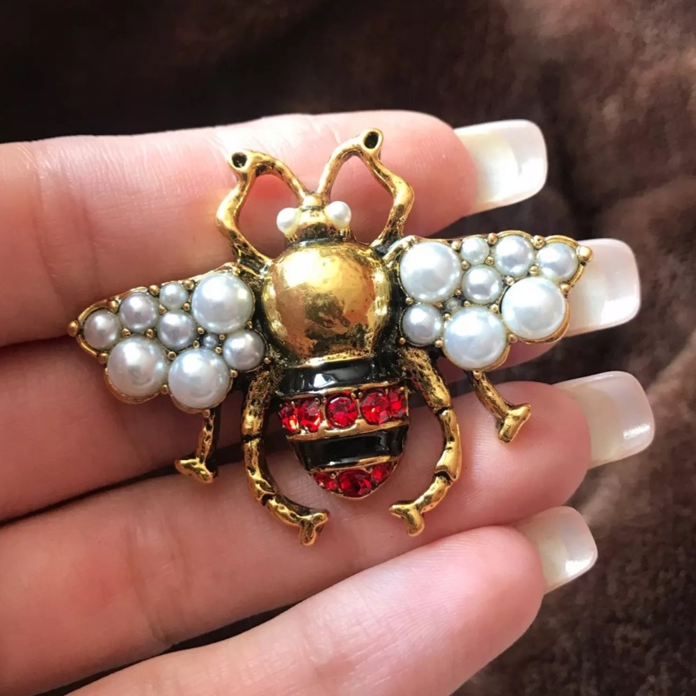 🎉New Fashion Pearl Bee Gold Bronze Color Brooch Pin - Picture 9 of 11